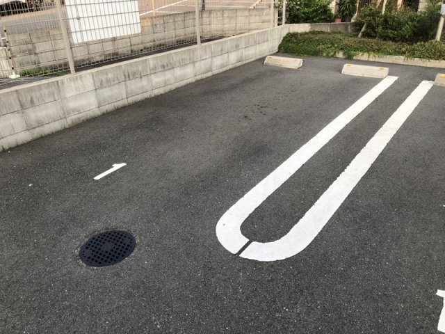 【加古郡播磨町古田のアパートの駐車場】