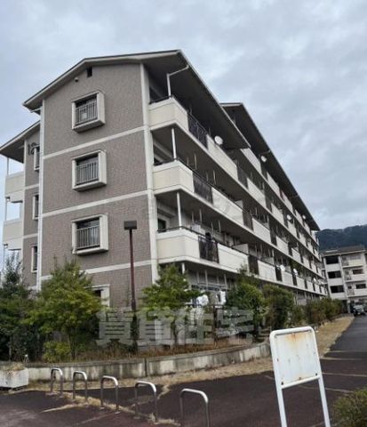 京都市伏見区醍醐西大路町のマンションの建物外観