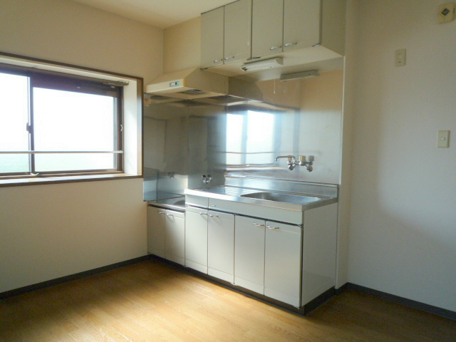 キッチン　※同タイプのお部屋です。