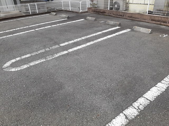 【ビューハイツ横尾IIの駐車場】