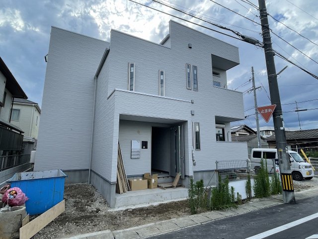 グランティック 若葉町の建物外観