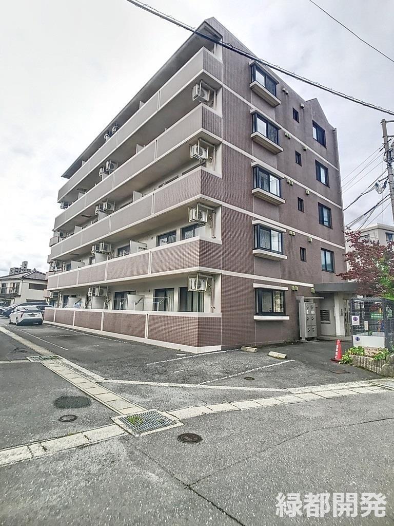 山口市今井町のマンションの建物外観