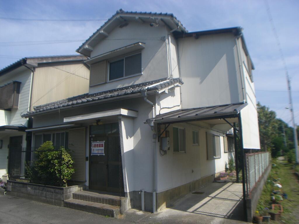 田町原田戸建の建物外観