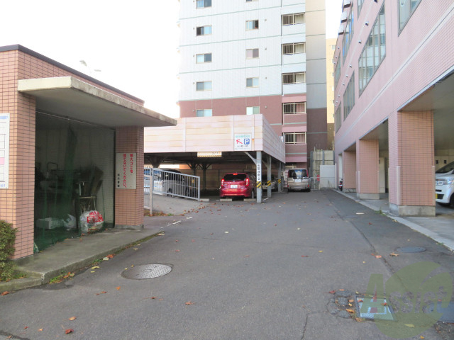 【仙台市宮城野区高砂のマンションの駐車場】