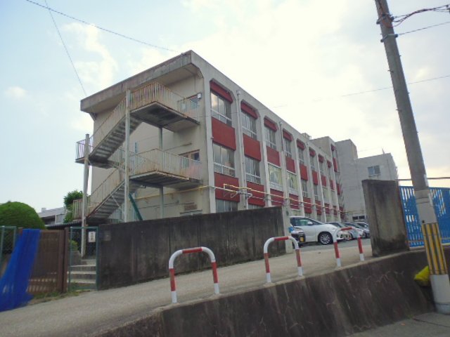 【カサベルデ交野の小学校】