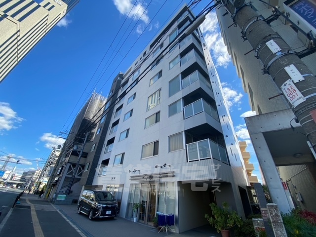 【枚方市新町のマンションの建物外観】