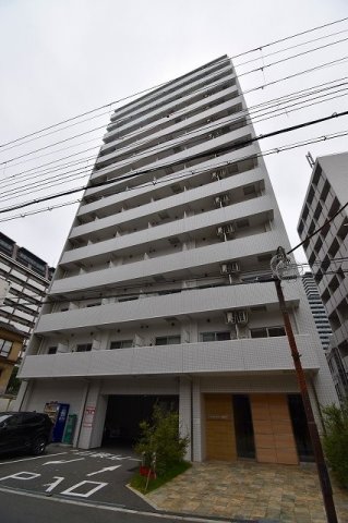 大阪市北区堂山町のマンションの建物外観