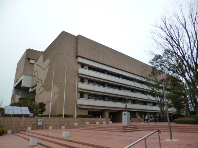 【八王子市横川町のマンションの役所】