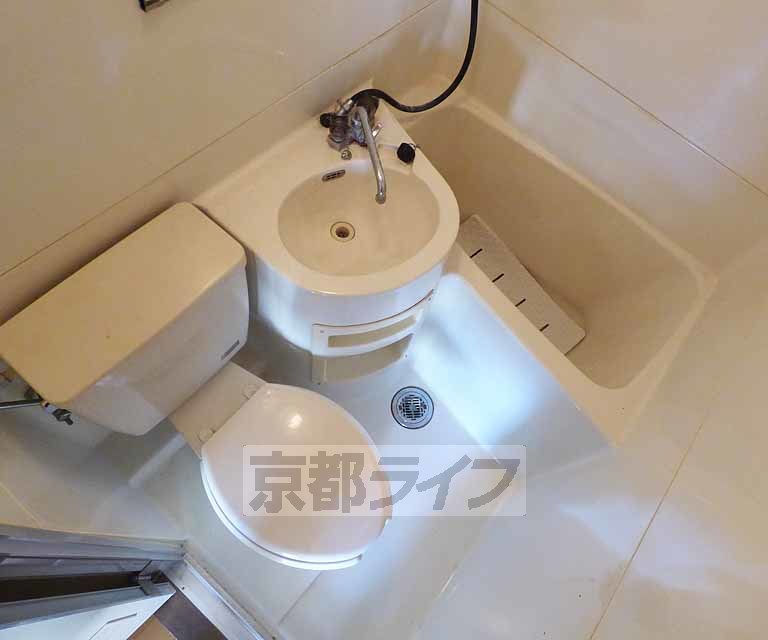 バス・シャワールーム　清潔感あるバス