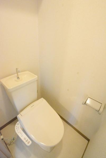 トイレ　☆☆温水洗浄便座付き☆☆