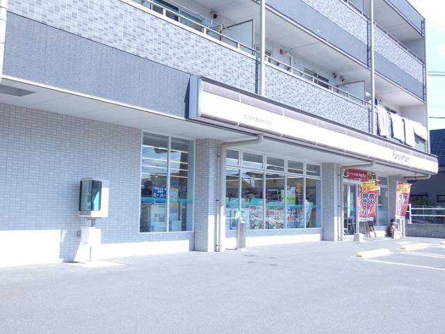 コンビニ　ファミリーマート鹿児島県護国神社前店（コンビニ）まで685m