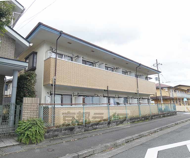 京都市左京区岩倉南河原町のマンションの建物外観