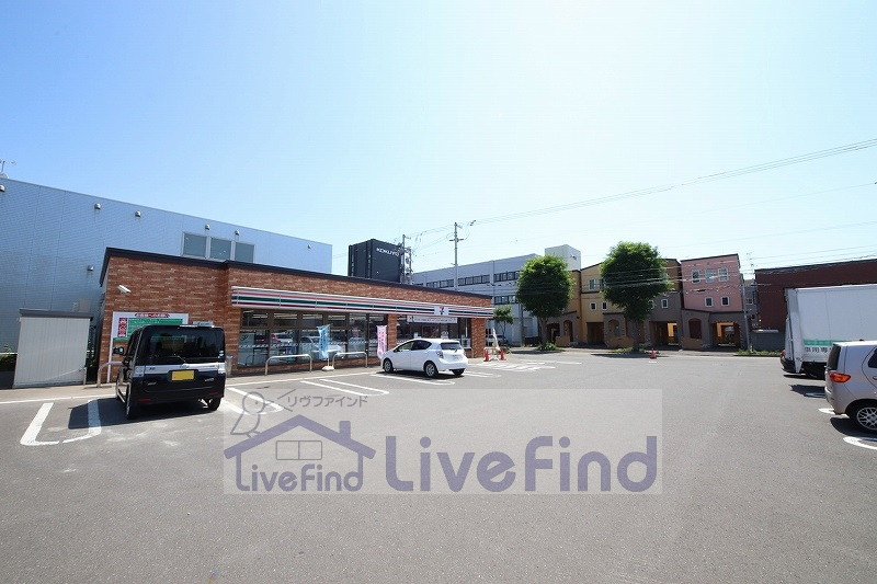 コンビニ　セブンイレブン東札幌5条4丁目店（コンビニ）まで173m