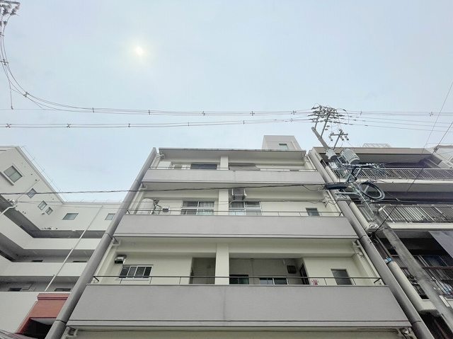 広島市中区竹屋町のマンションの建物外観