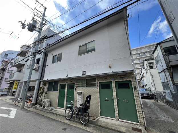 神戸市兵庫区大開通のアパートの建物外観