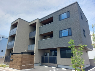 松山市真砂町のマンションの建物外観