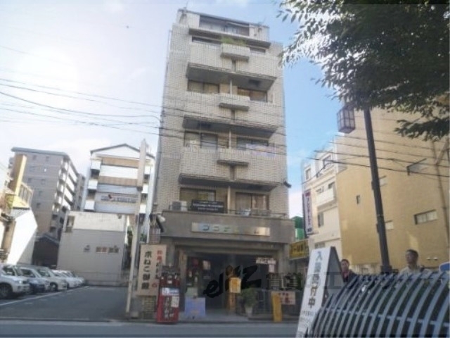 京都市中京区菱屋町のマンションの建物外観