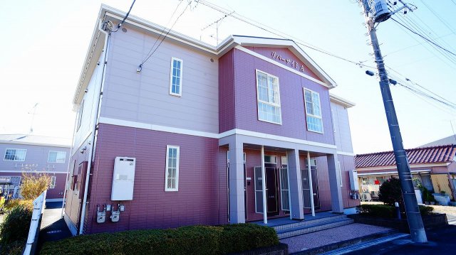 行田市富士見町のアパートの建物外観