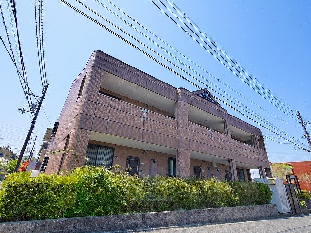 木津川市梅美台のマンションの建物外観