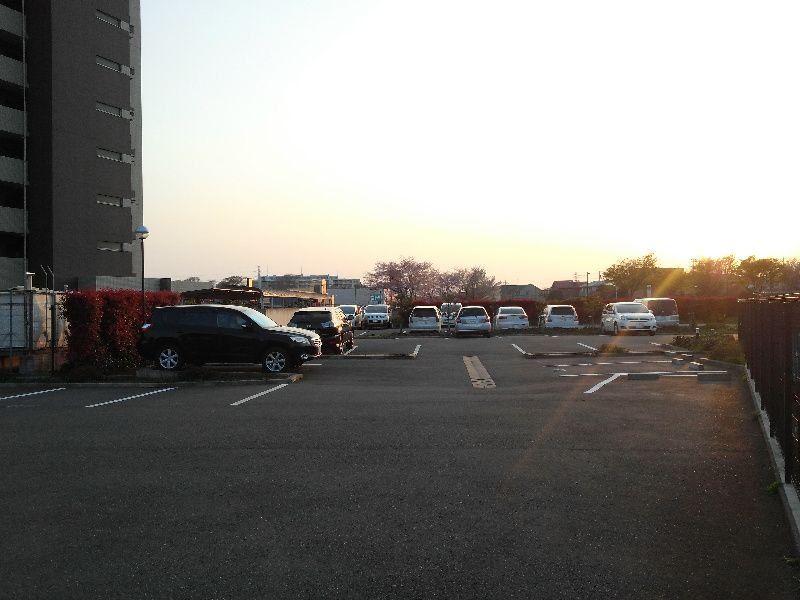 【八千代市大和田新田のマンションの駐車場】