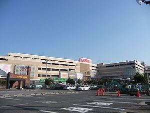 【八千代市大和田新田のマンションのショッピングセンター】