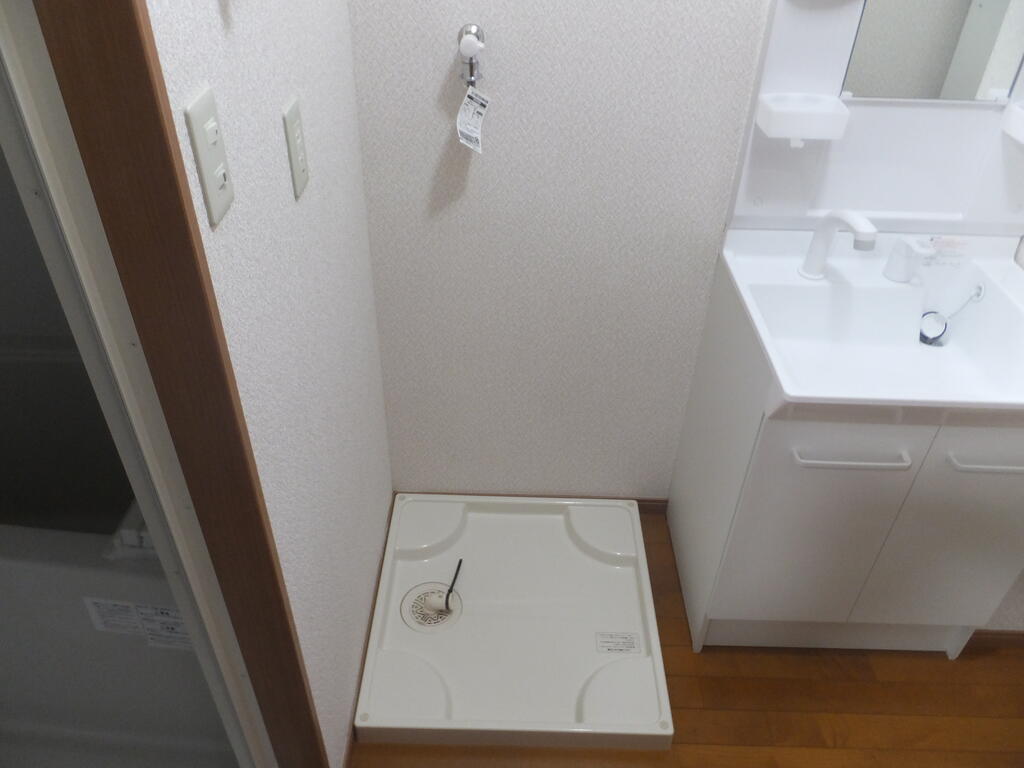 洗面設備　洗濯排水パンつき！