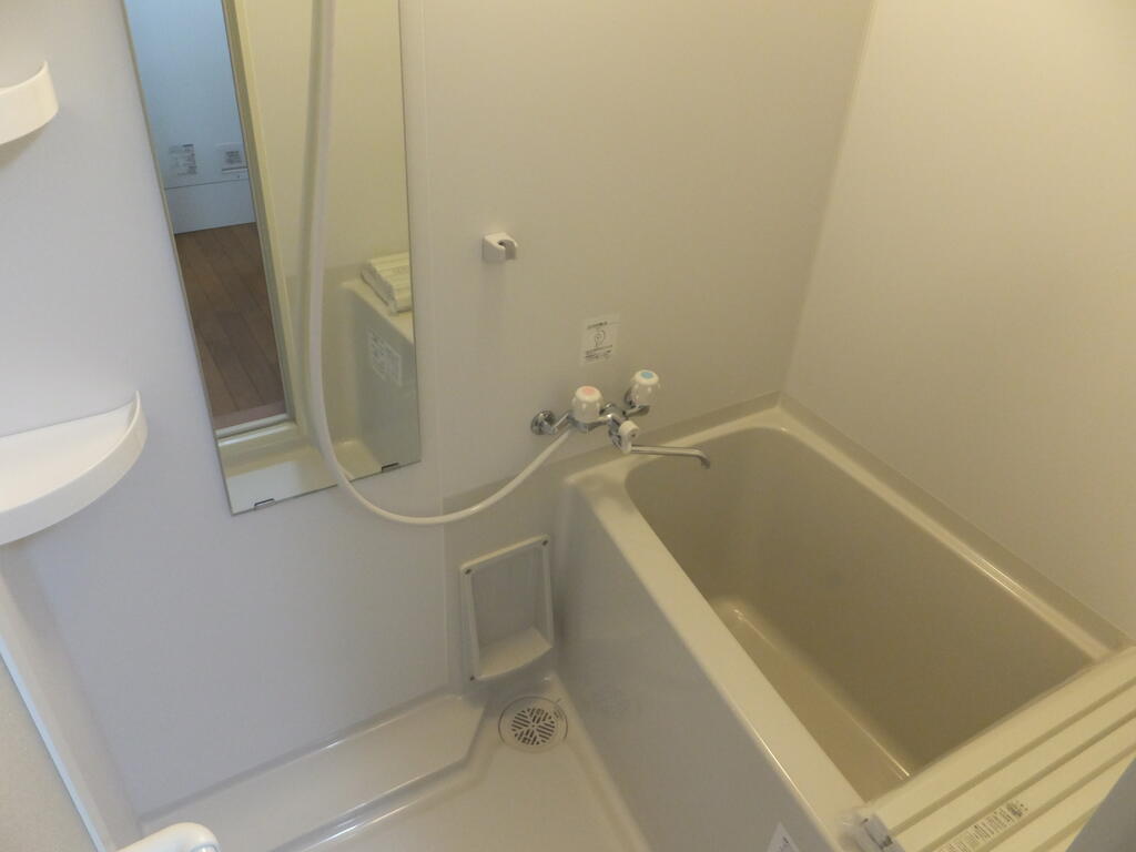 バス・シャワールーム　2025年3月新築オール電化物件！ネット無料！独立洗面台付