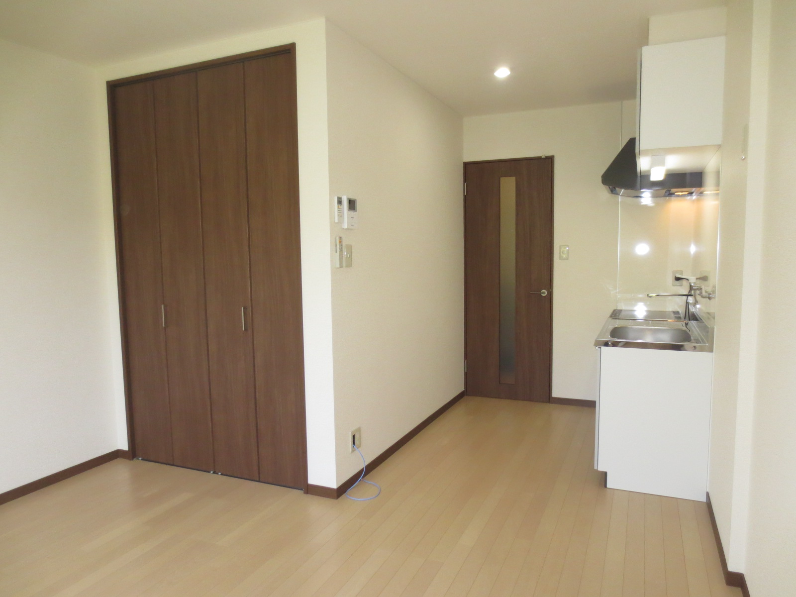 居室・リビング　2025年3月新築オール電化物件！ネット無料！独立洗面台付