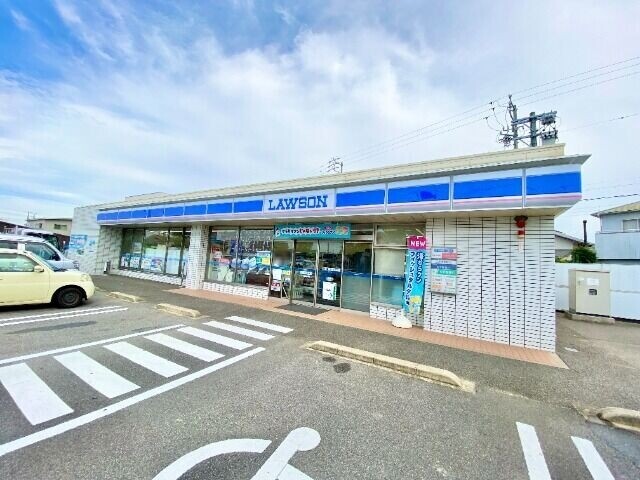 【西尾市上矢田町のアパートのコンビニ】