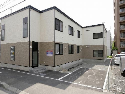 【レオパレストーヤの建物外観】