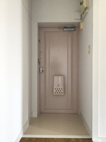 玄関　収納つきで使いやすい洗面化粧台