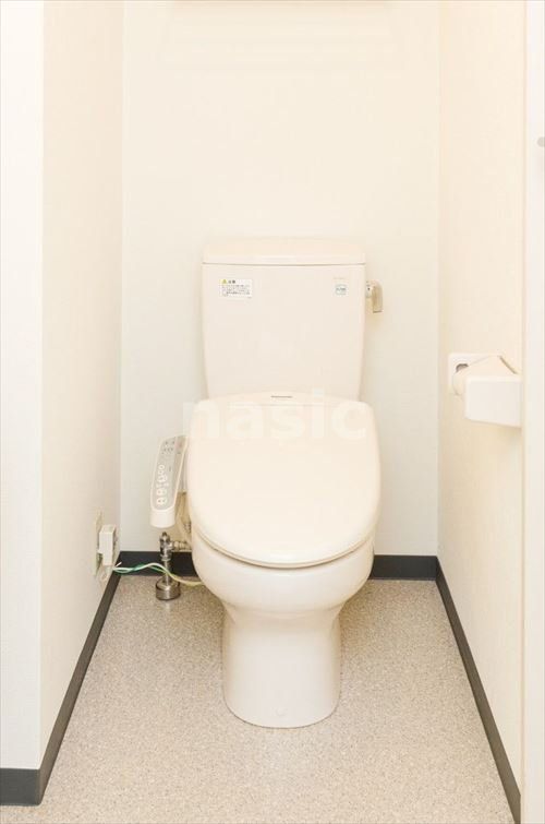 トイレ　温水洗浄便座