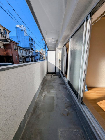 バルコニー　日当り良好の南向き