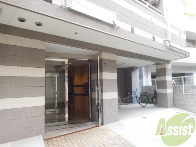 エントランス　オートロック付きのエントランスです。