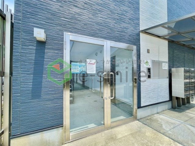 エントランス　ゆとりのあるエントランスです