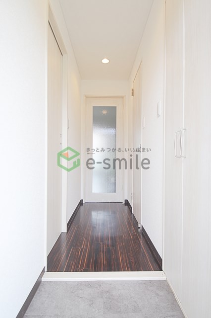 玄関　収納もある玄関です