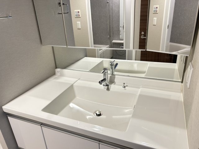 洗面設備　※写真は同タイプ住戸です。