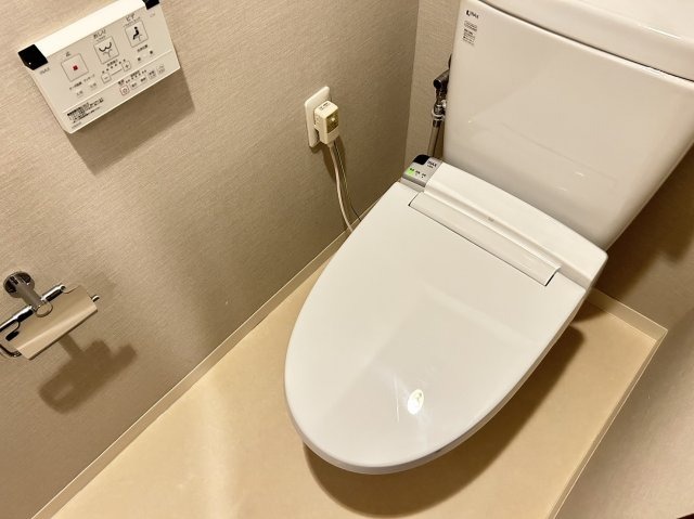 トイレ　※写真は同タイプ住戸です。