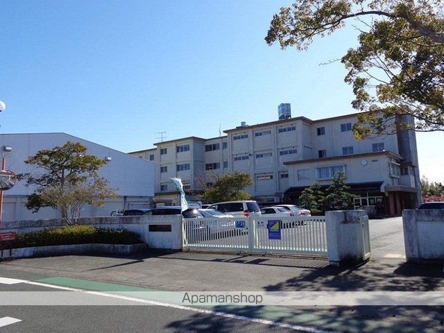 小学校　浜松市立西都台小学校（小学校）まで303m