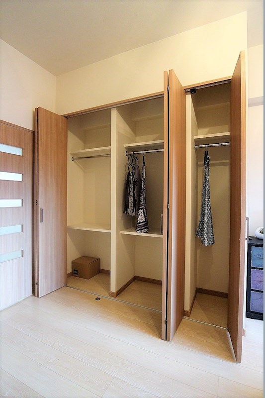 収納　収納も大容量で、壁一面です。