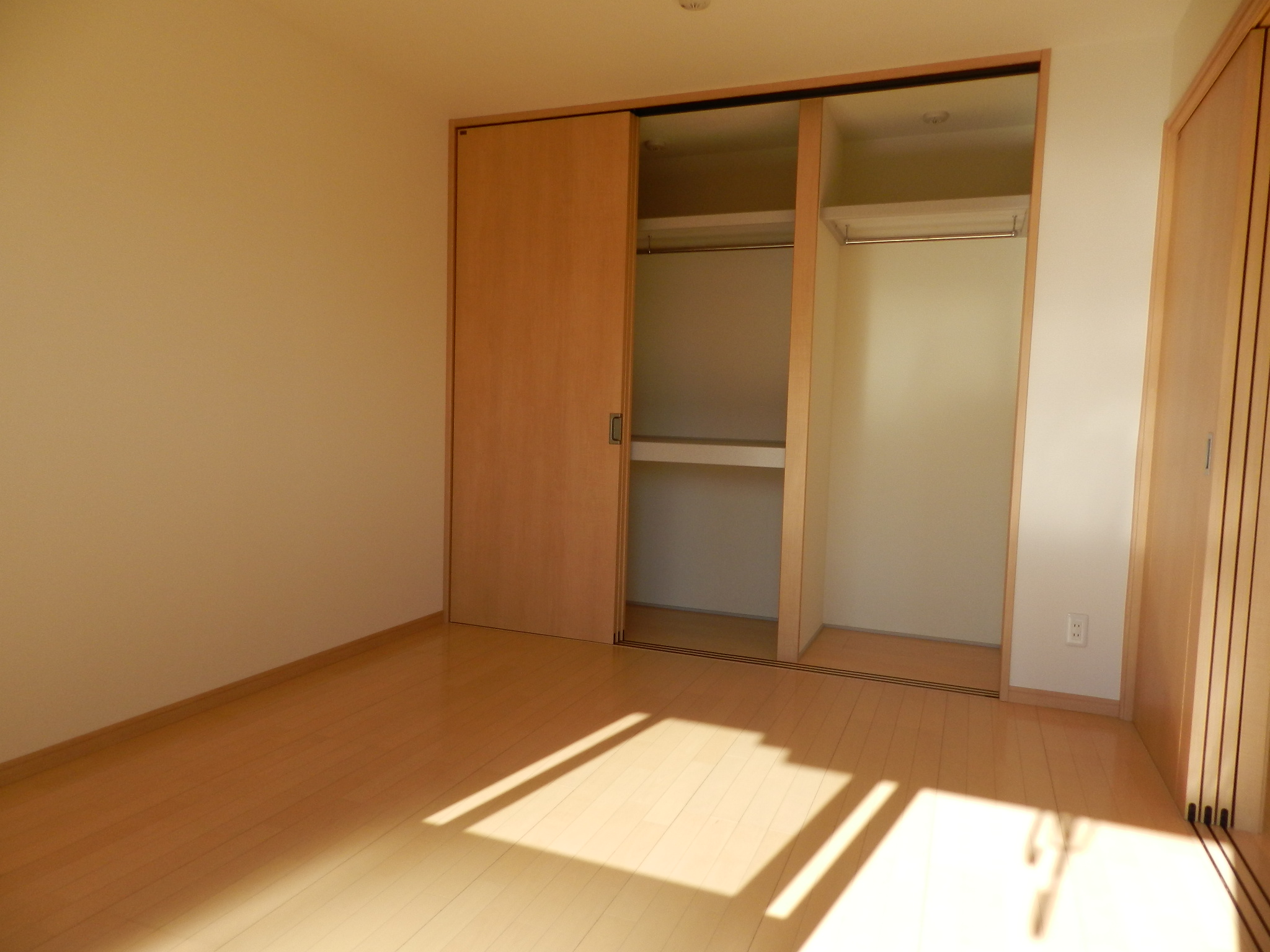 その他部屋・スペース　ＬＤＫの隣の洋室6.4帖