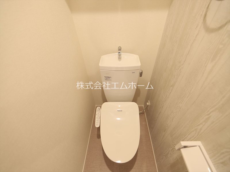 トイレ　温水洗浄暖房便座付トイレ