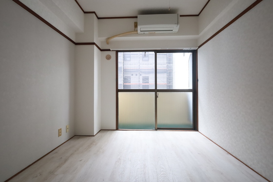 居室・リビング　※別号室の写真です