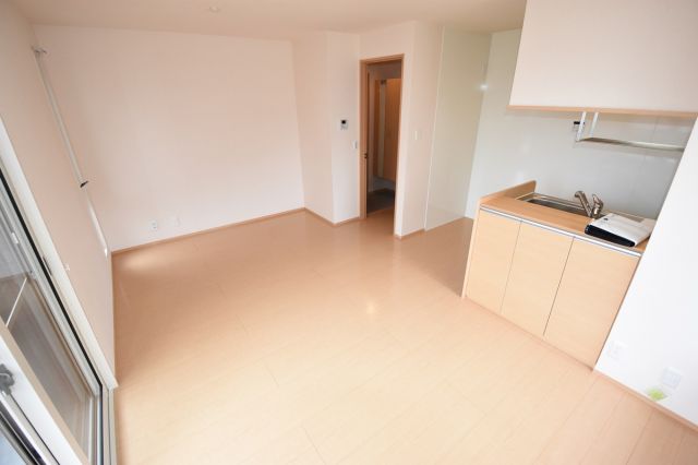 居室・リビング　南向きエアコン付き12帖のリビングです！