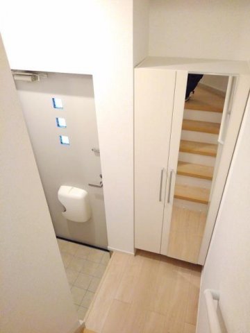 玄関　シューズボックス付きの玄関です★