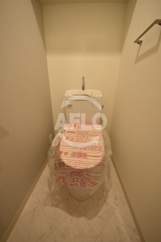 トイレ　スプランディッド九条駅前　温水洗浄便座