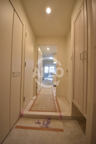 玄関　スプランディッド九条駅前　玄関スペース