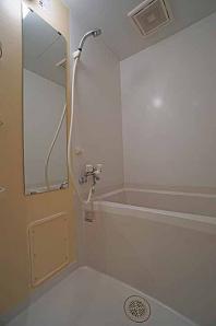 バス・シャワールーム　別号室タイプの為、現状を優先します