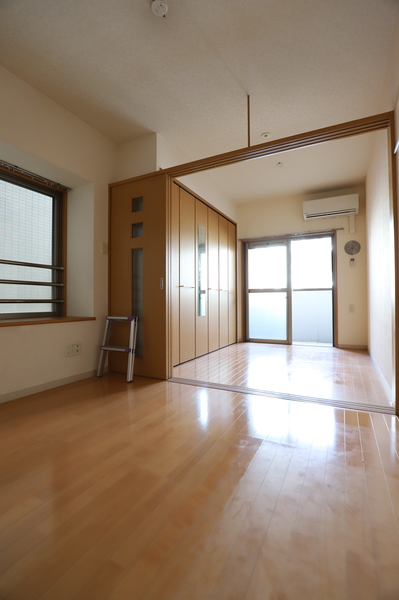 居室・リビング　別号室タイプの為、現状を優先します