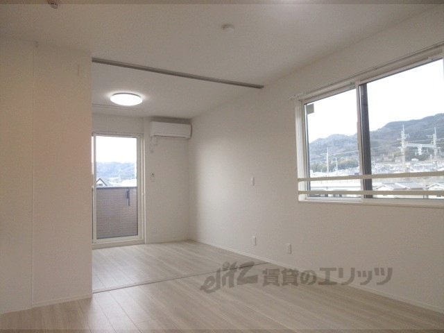 居室・リビング　リビング